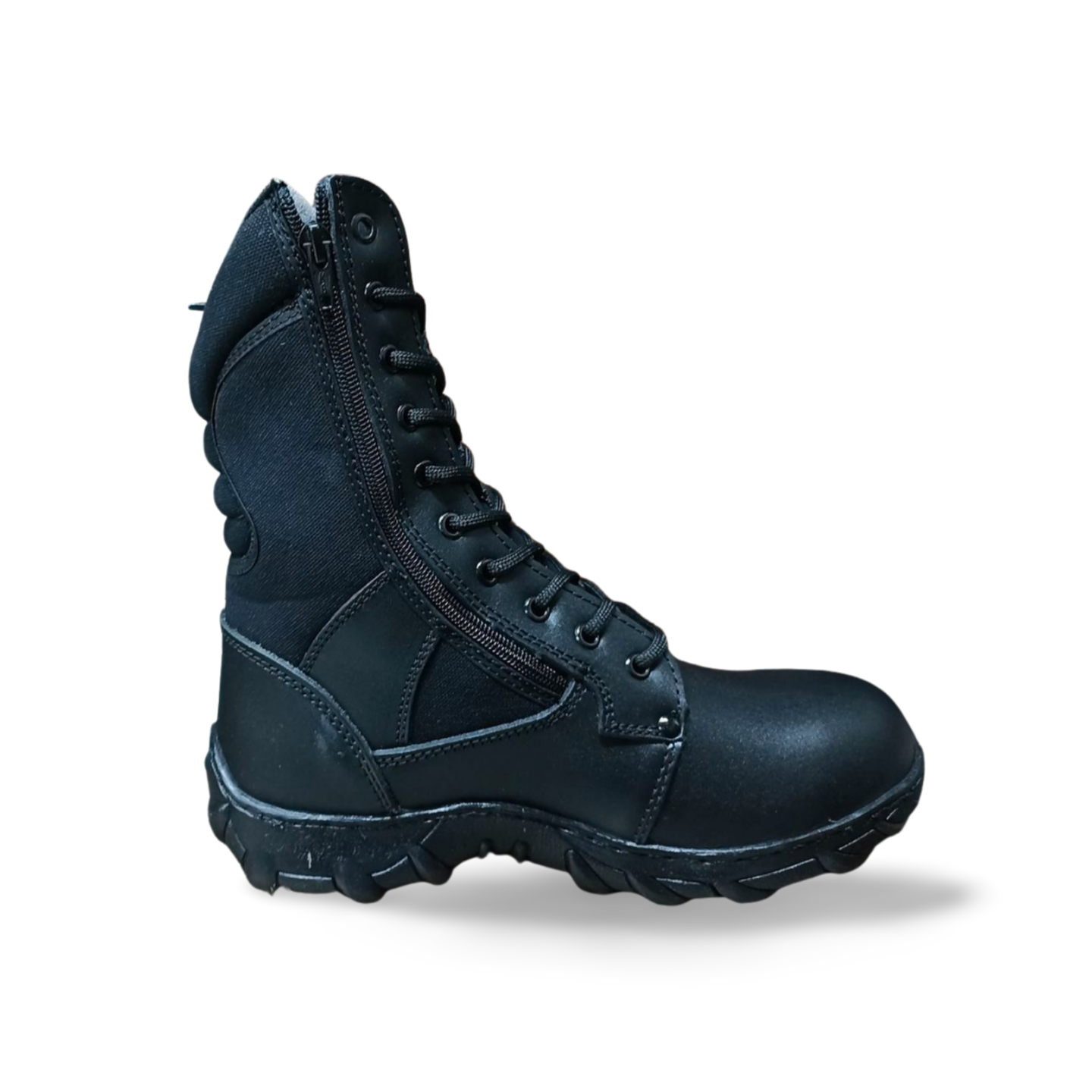 Bota táctica con cierre lateral de la marca New Trs