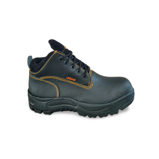 Bota de trabajo estilo 3015 con suela antiderrapante marca Lezmar