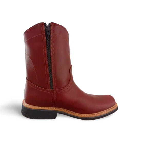 Botas tipo vaqueras con cierre lateral y suela nova de la marca Ponderosa