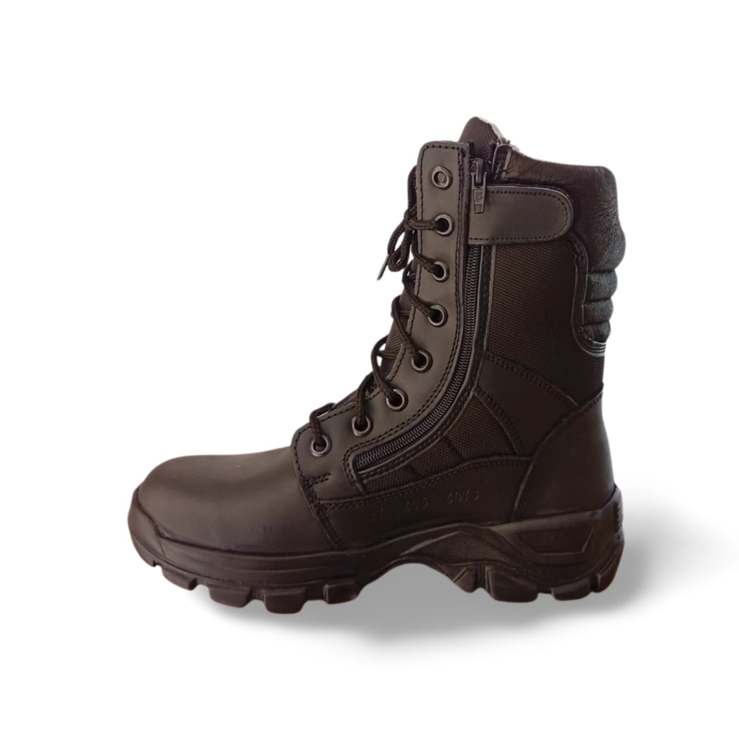 Botas Tácticas color Negro suela blanda marca Magno